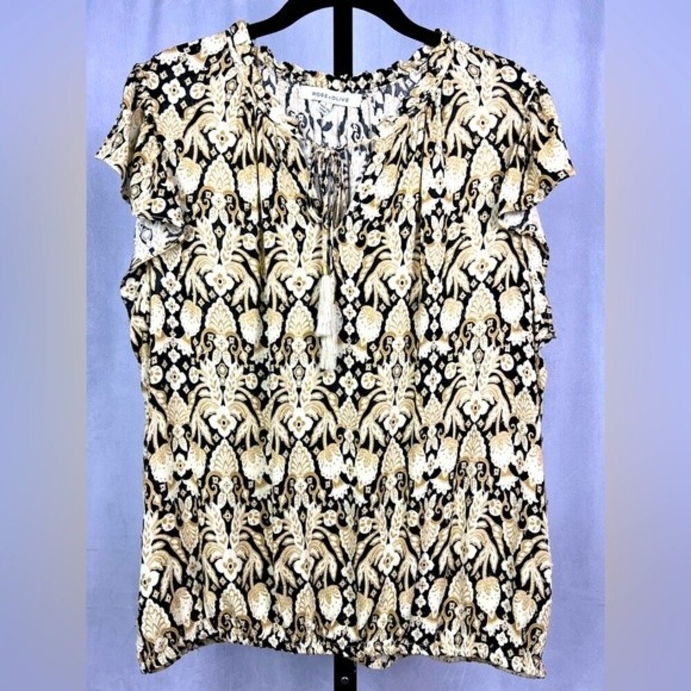 Rose + Olive Top Womens Large Cream Gold Black Swiss Dot Flutter Sleeves Blouse